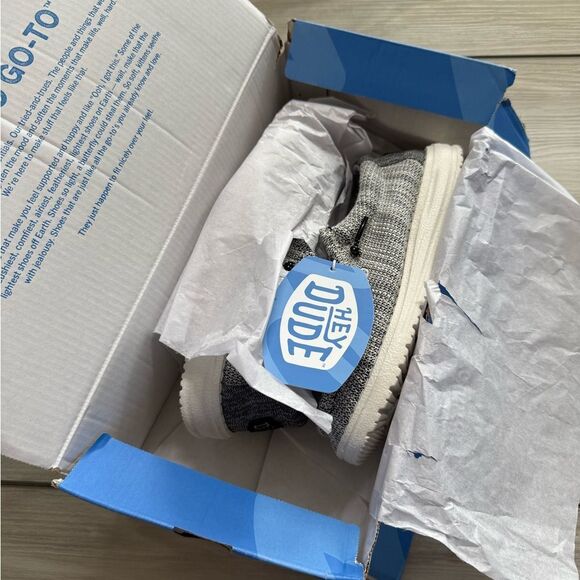 Hey Dude Wally Youth Stretch Black/White size 1 New In Box - Picture 13 of 14